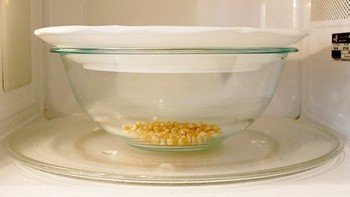 Посуда для попкорна в микроволновке